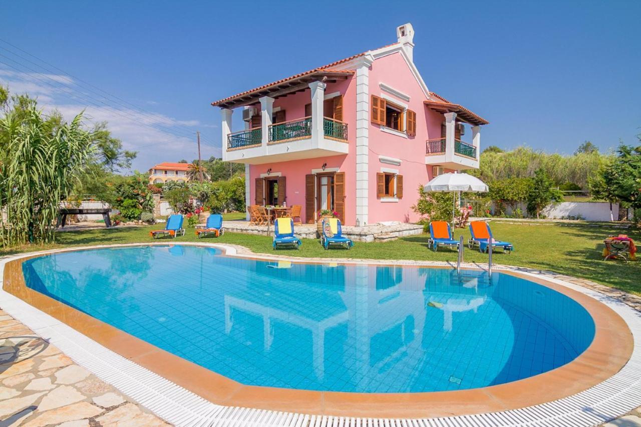 Emilia Villa Sidárion